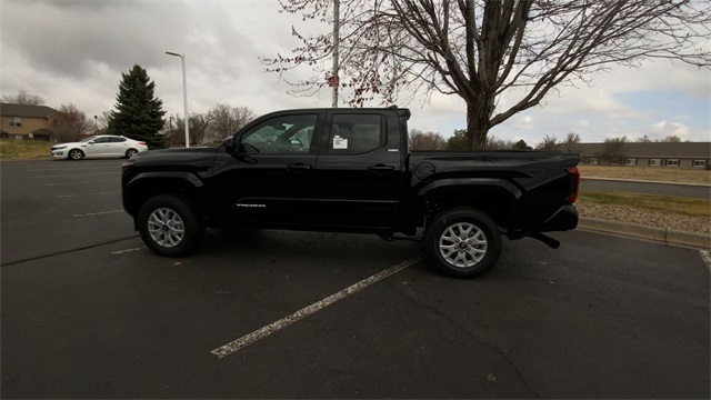 Vehicle image 5 of 24