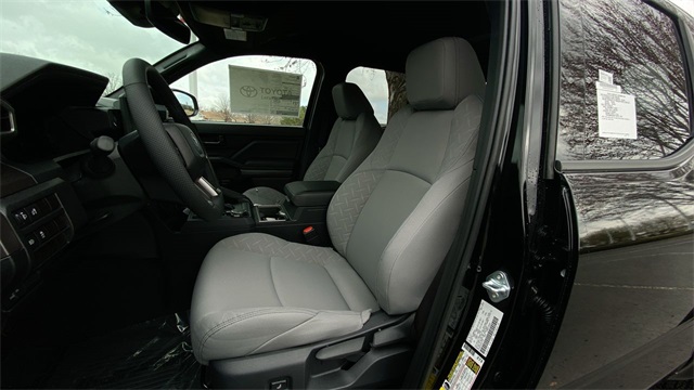 Vehicle image 11 of 24