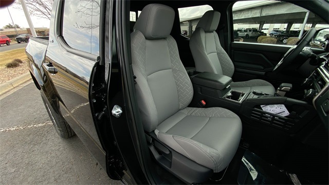 Vehicle image 23 of 24