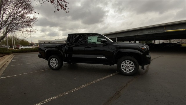 Vehicle image 6 of 24