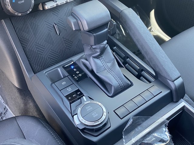 Vehicle image 17 of 20