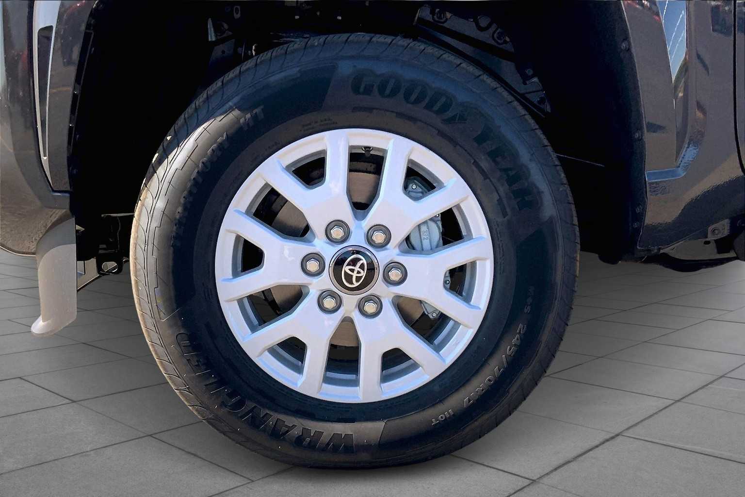 Vehicle image 12 of 20