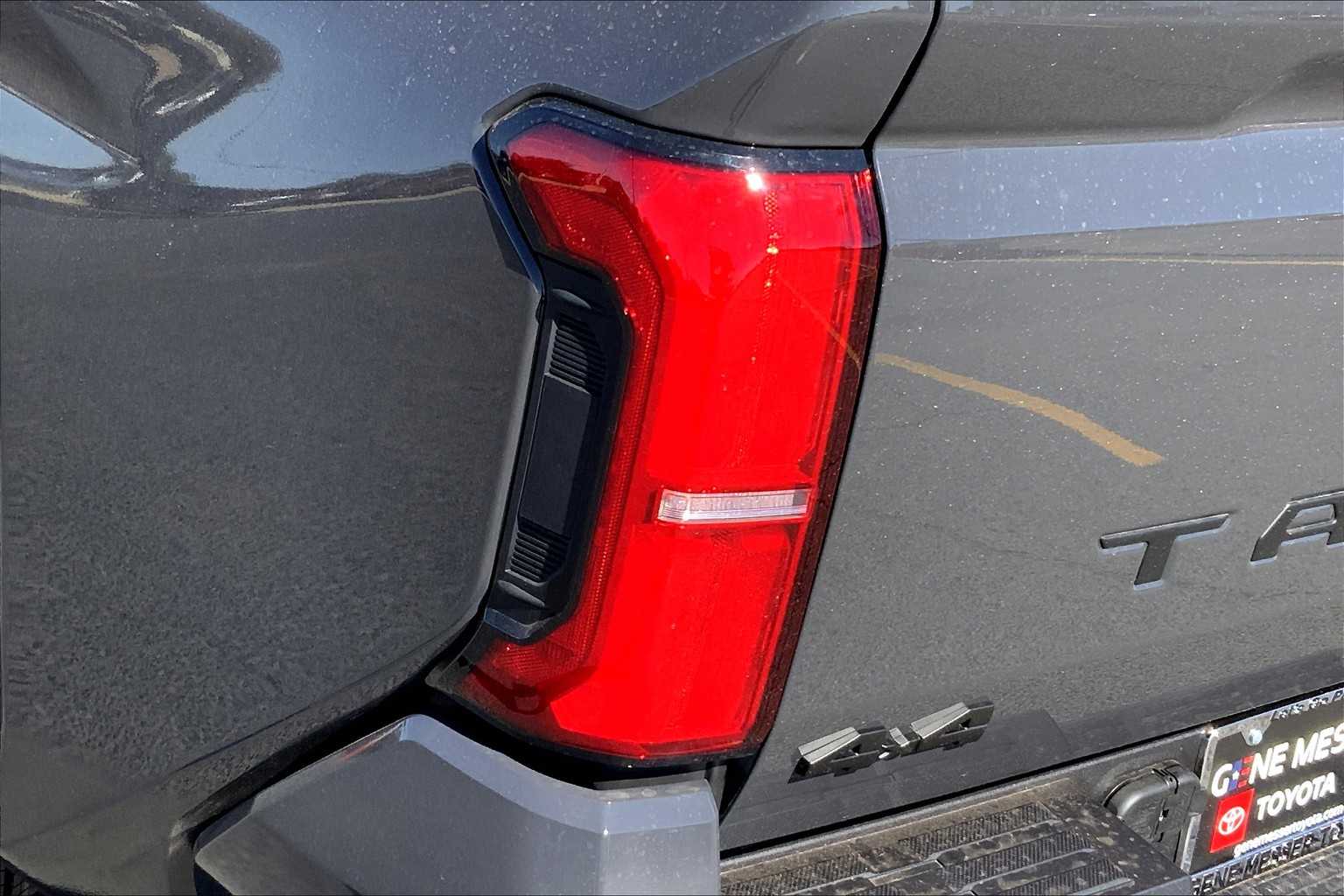 Vehicle image 14 of 20