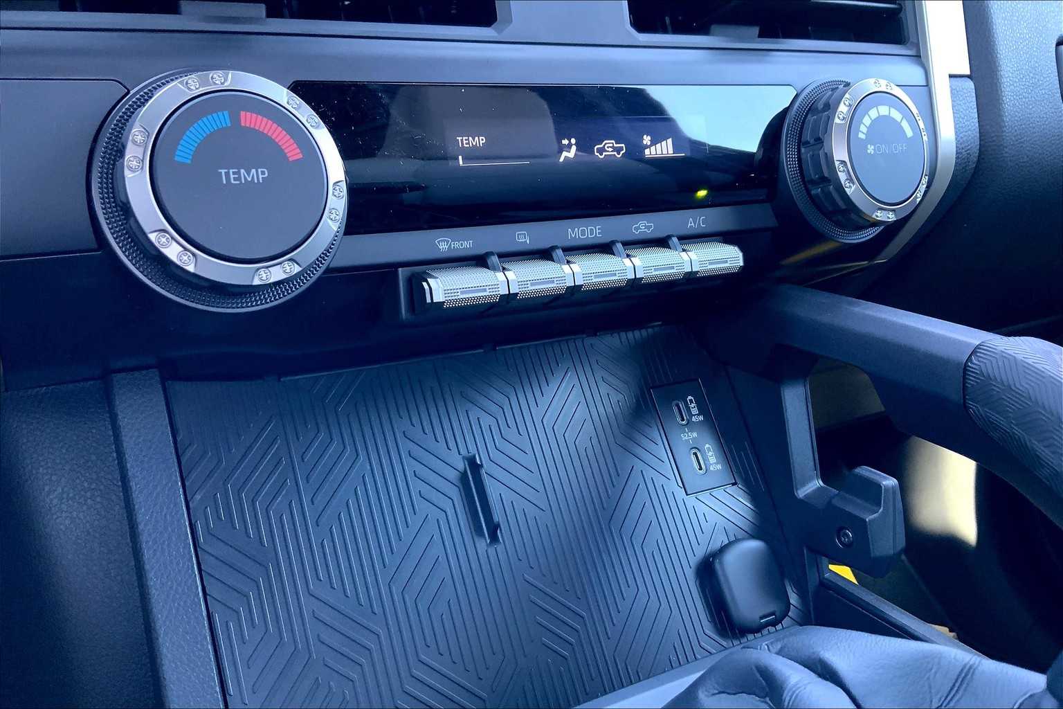 Vehicle image 18 of 20