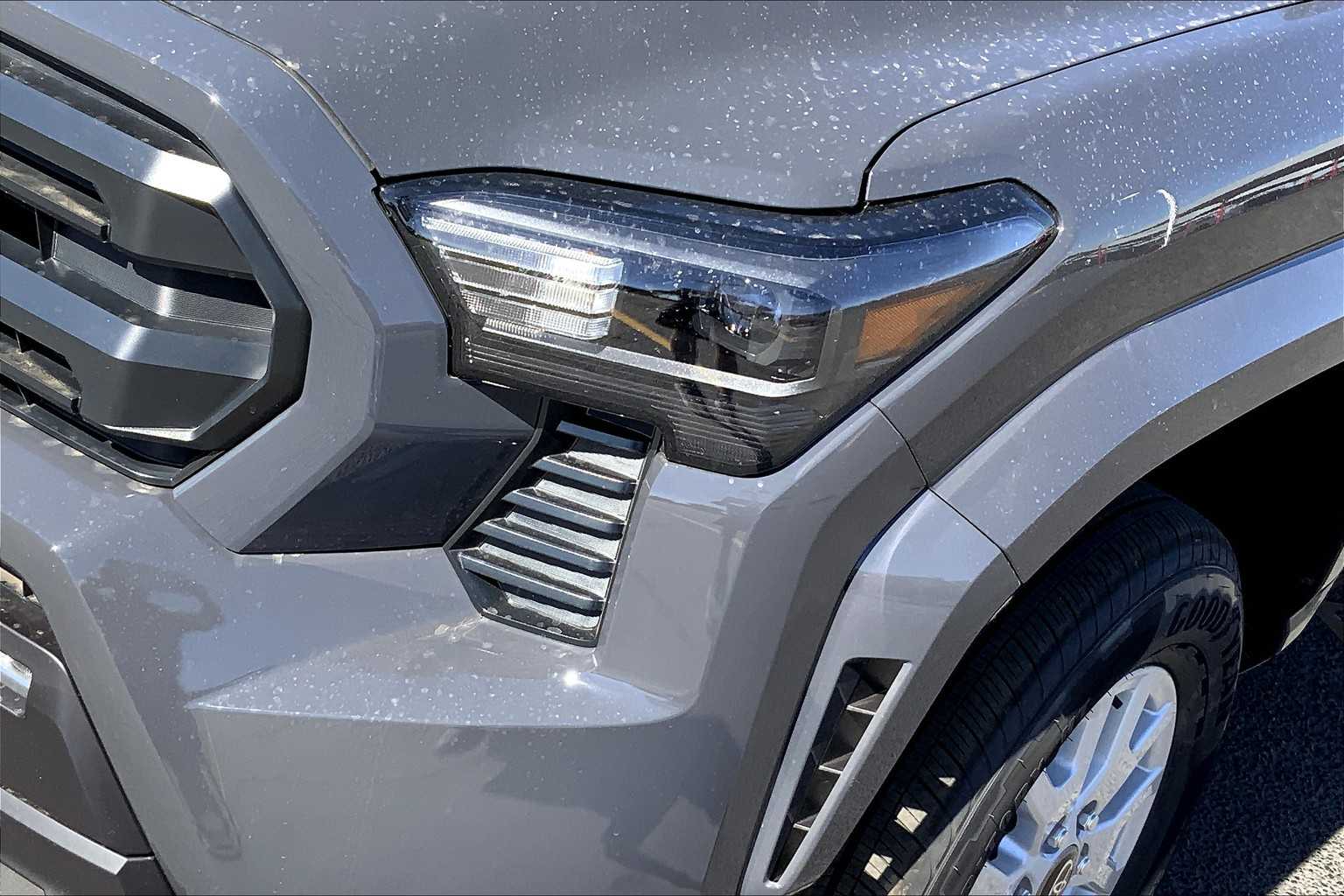 Vehicle image 13 of 20