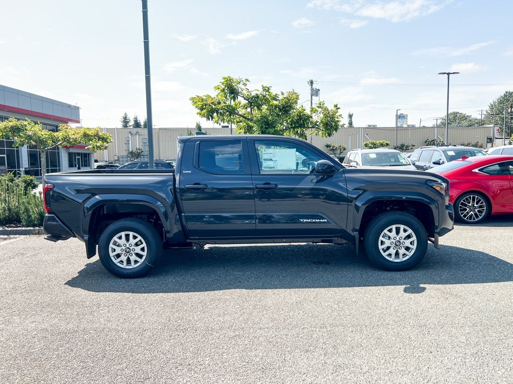 2025 Toyota Tacoma SR5 Image 3 of 24