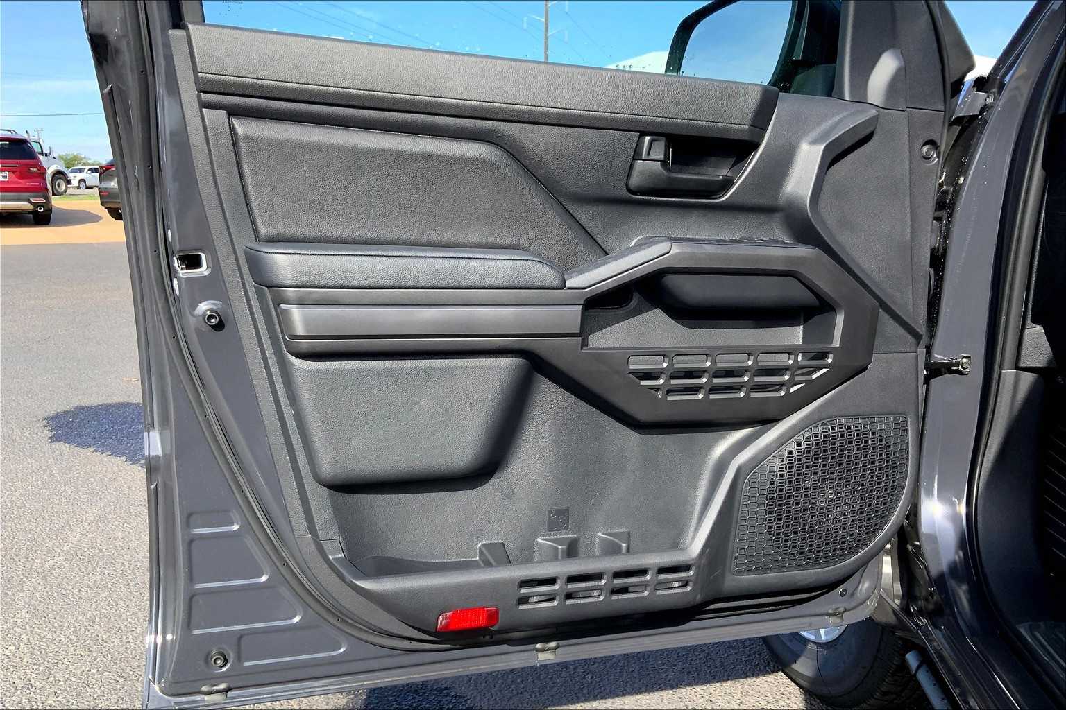 Vehicle image 11 of 22