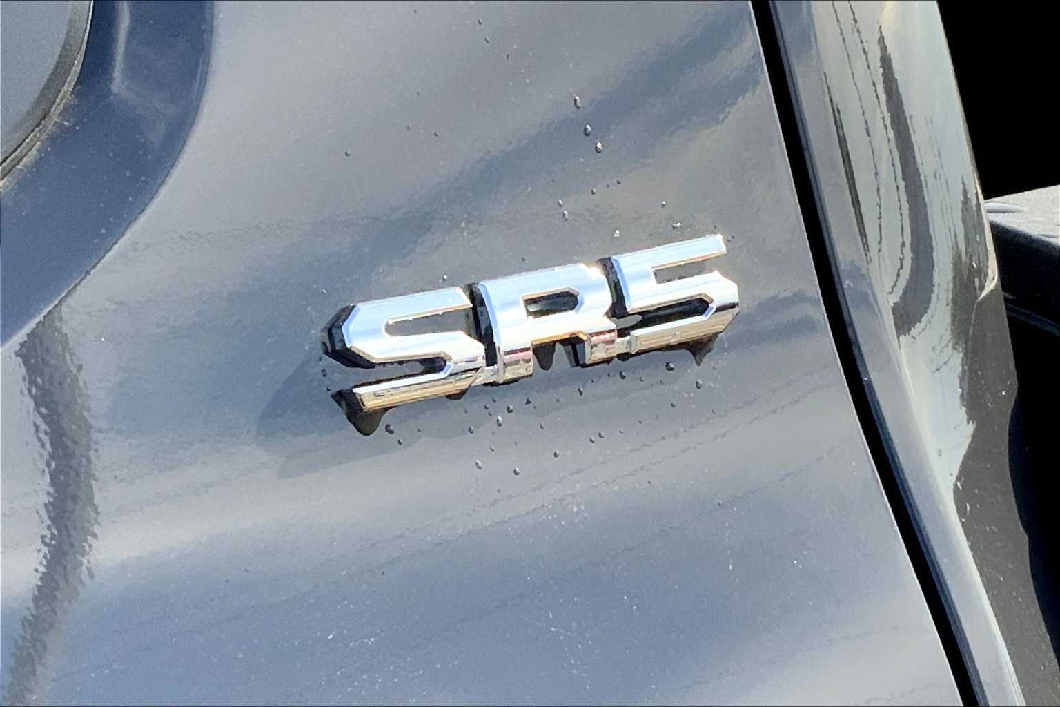 Vehicle image 17 of 22