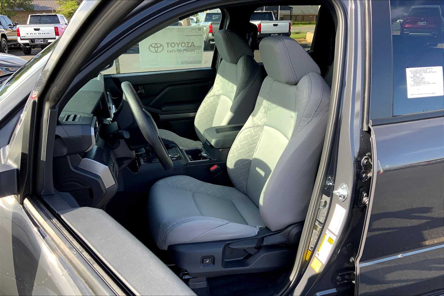 Vehicle image 10 of 22