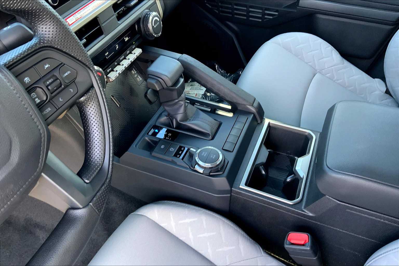 Vehicle image 8 of 22