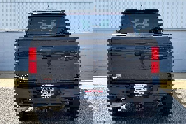 2025 Toyota Tacoma SR5 Image 3 of 19