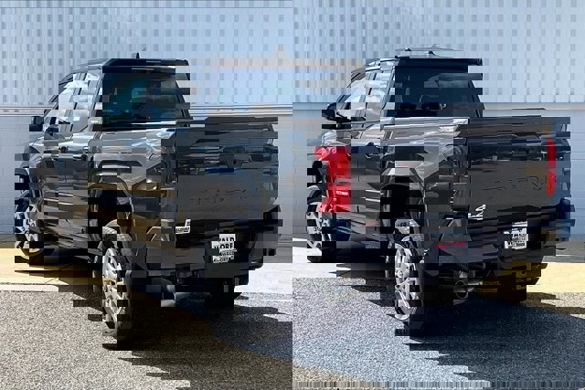 2025 Toyota Tacoma SR5 Image 4 of 19