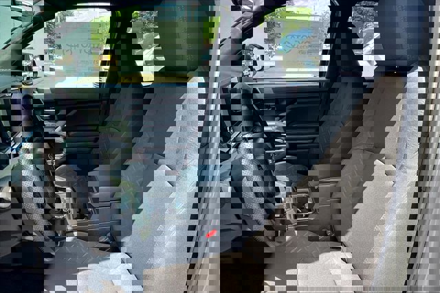 2025 Toyota Tacoma SR5 Image 8 of 19