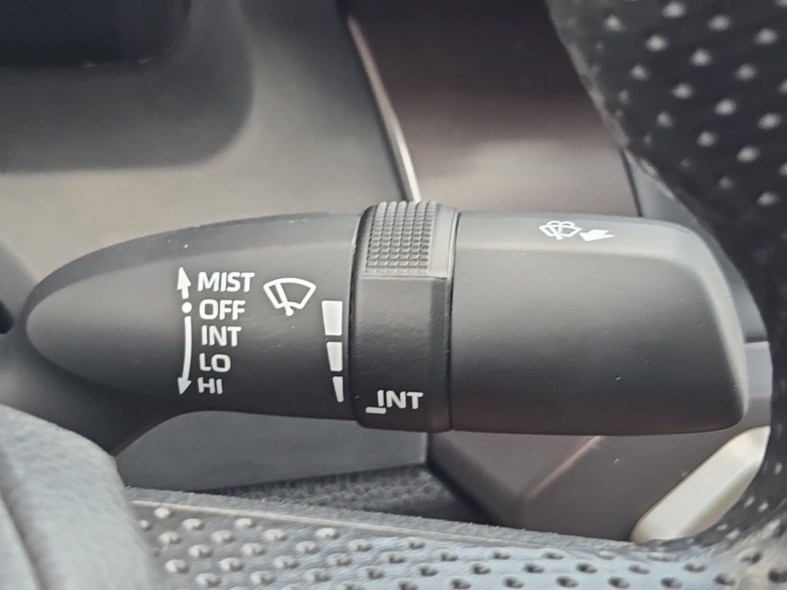 Vehicle image 31 of 41