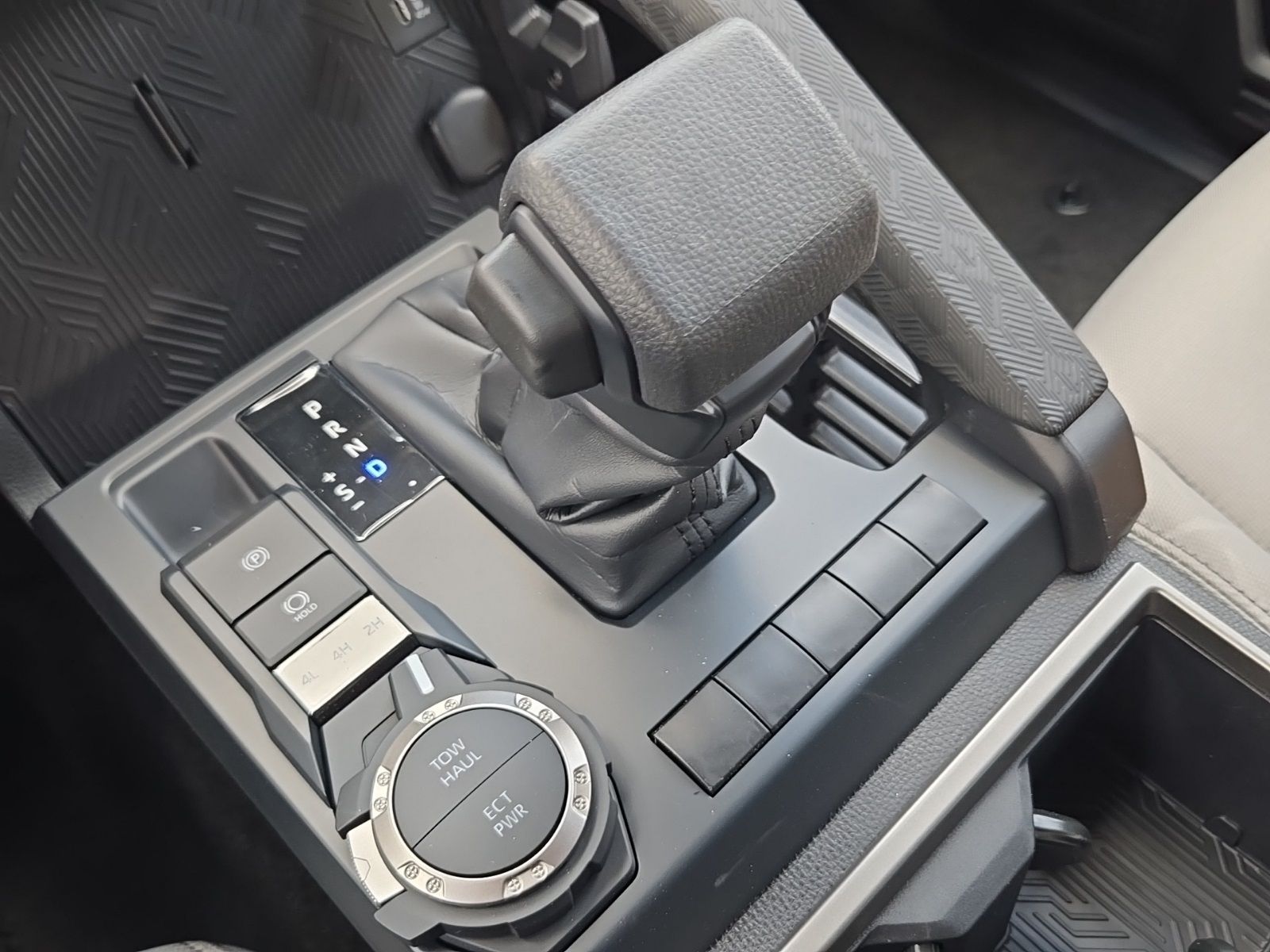 Vehicle image 38 of 41