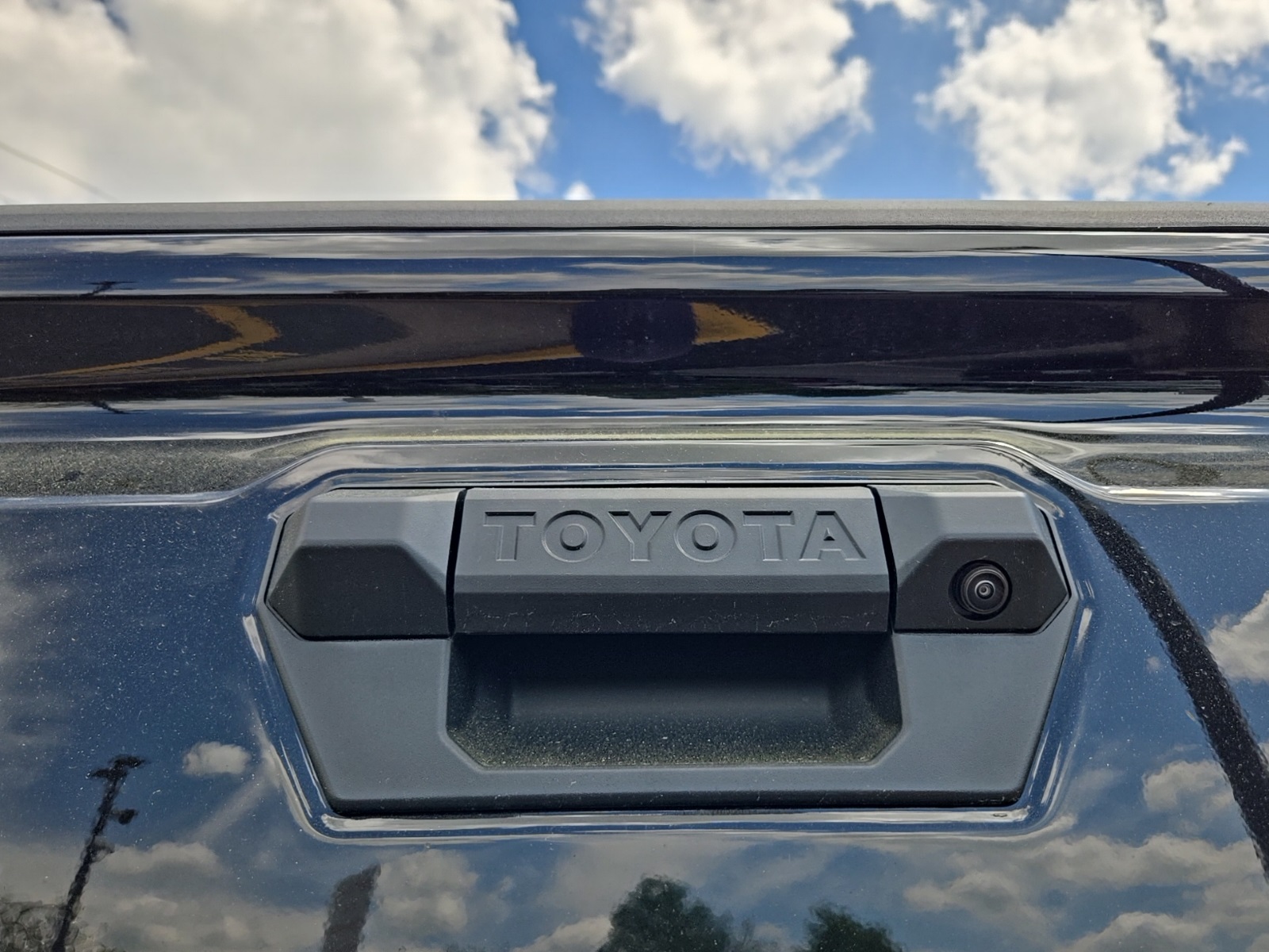 Vehicle image 11 of 41