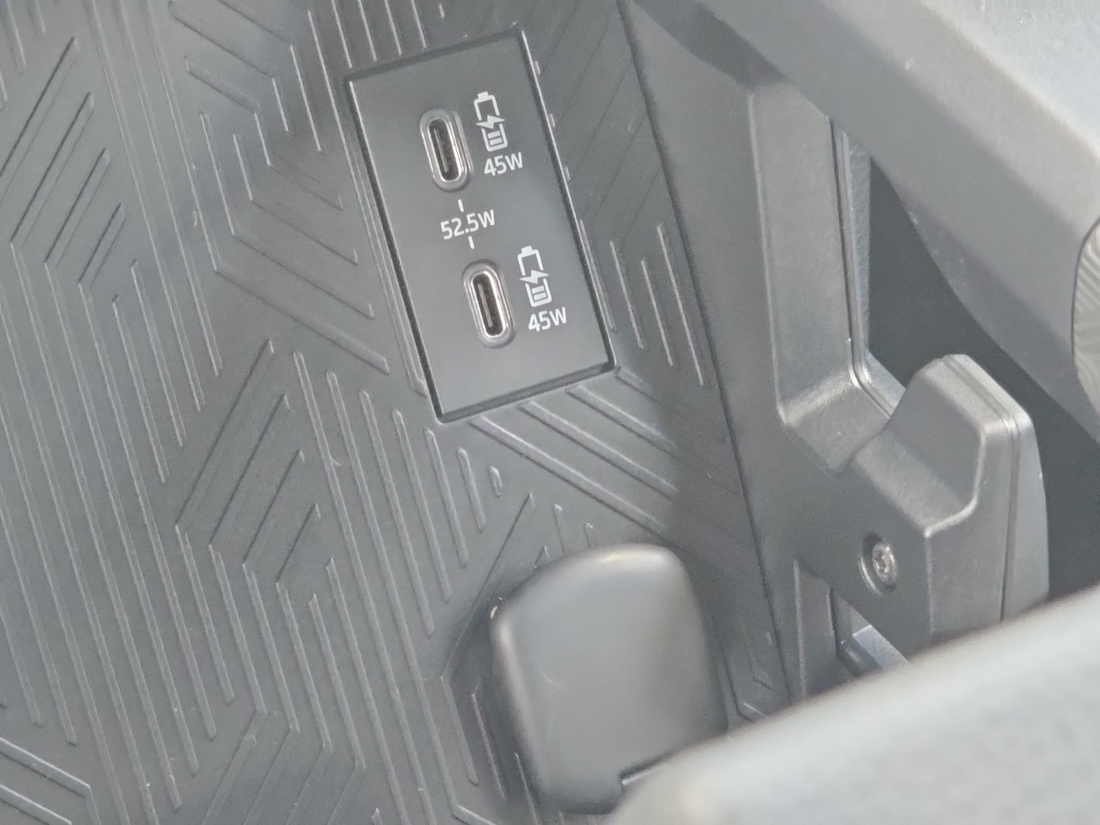 Vehicle image 37 of 41