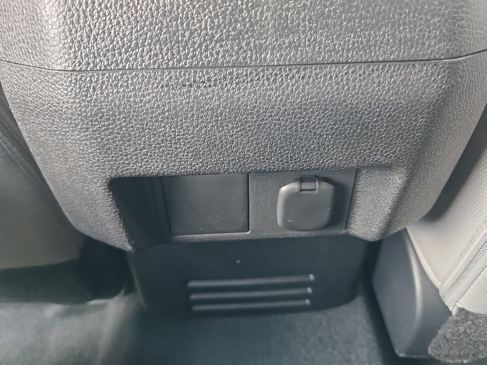Vehicle image 21 of 41