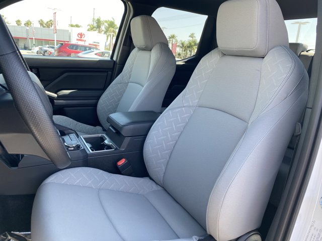 Vehicle image 14 of 20