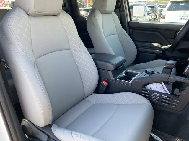 Vehicle image 8 of 20