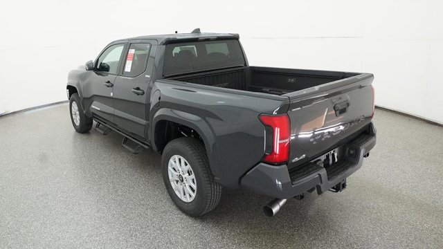 Vehicle image 23 of 33