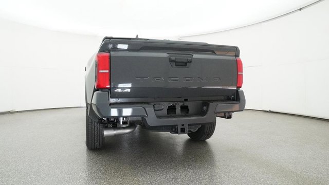 Vehicle image 31 of 33