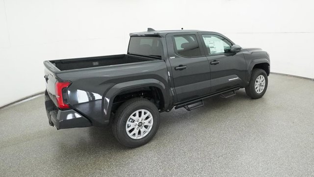 Vehicle image 18 of 33