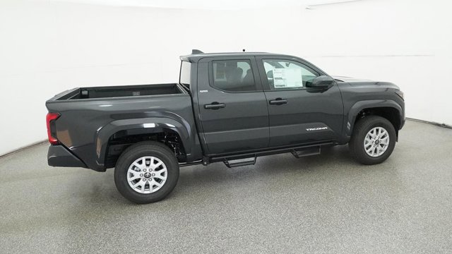 Vehicle image 17 of 33
