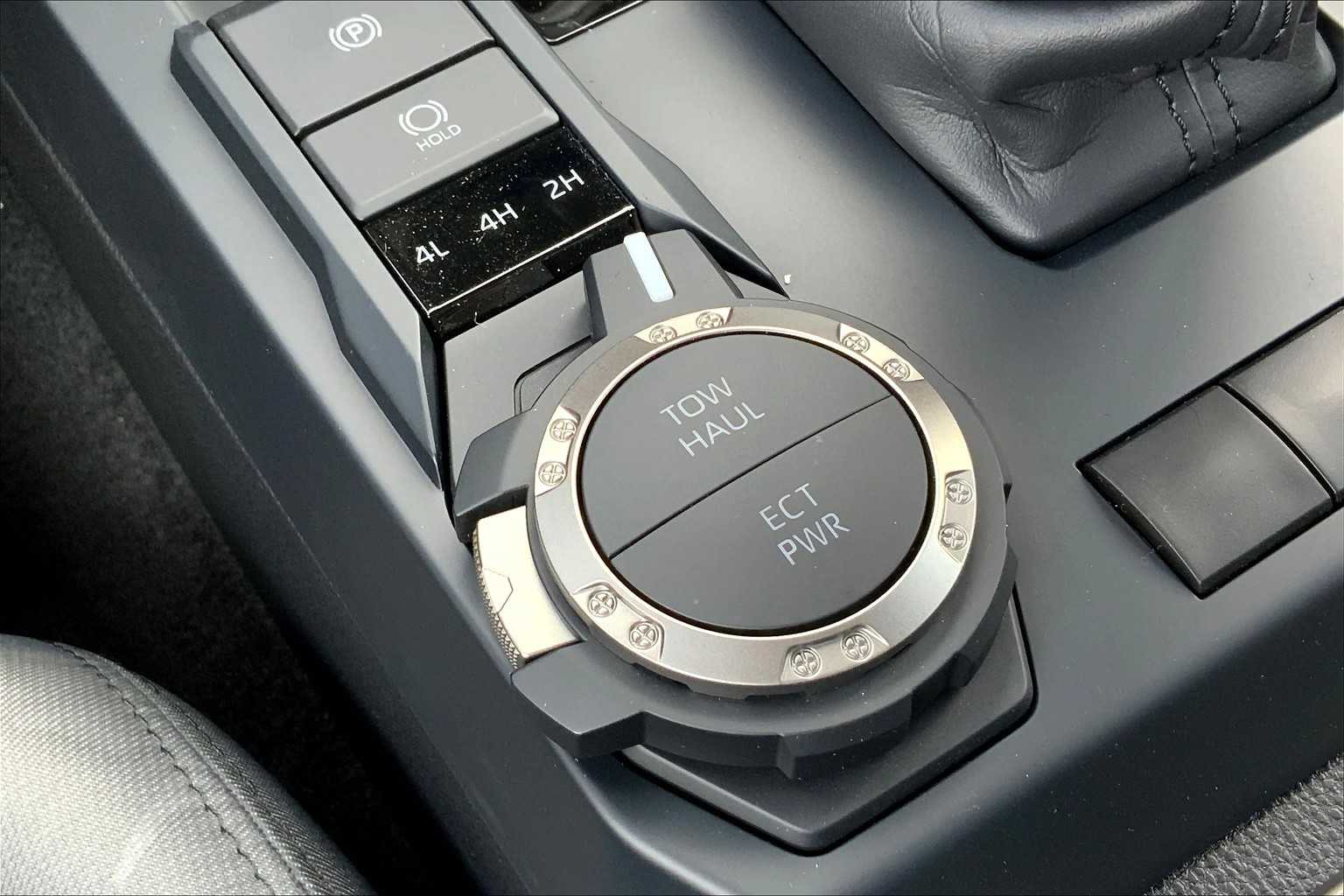 Vehicle image 18 of 22