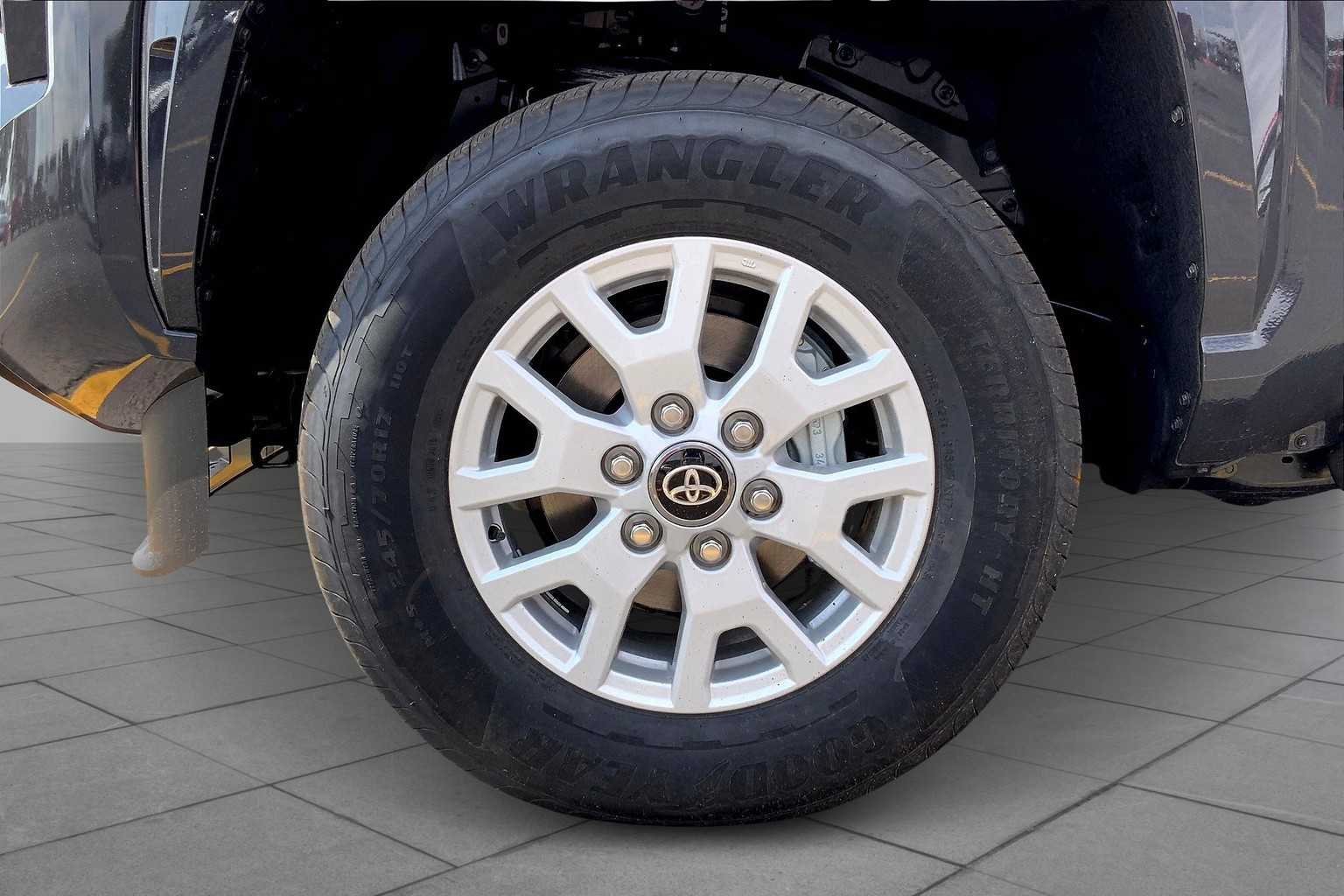 Vehicle image 12 of 22