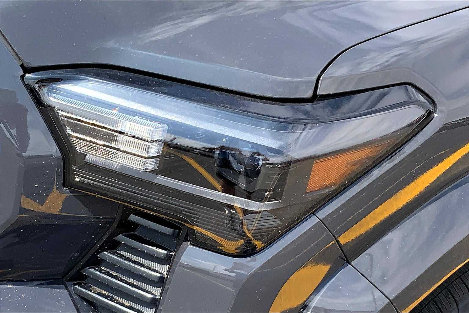 Vehicle image 13 of 22