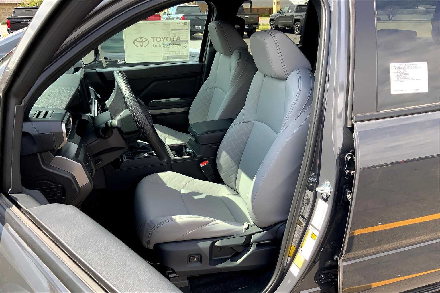 Vehicle image 10 of 22