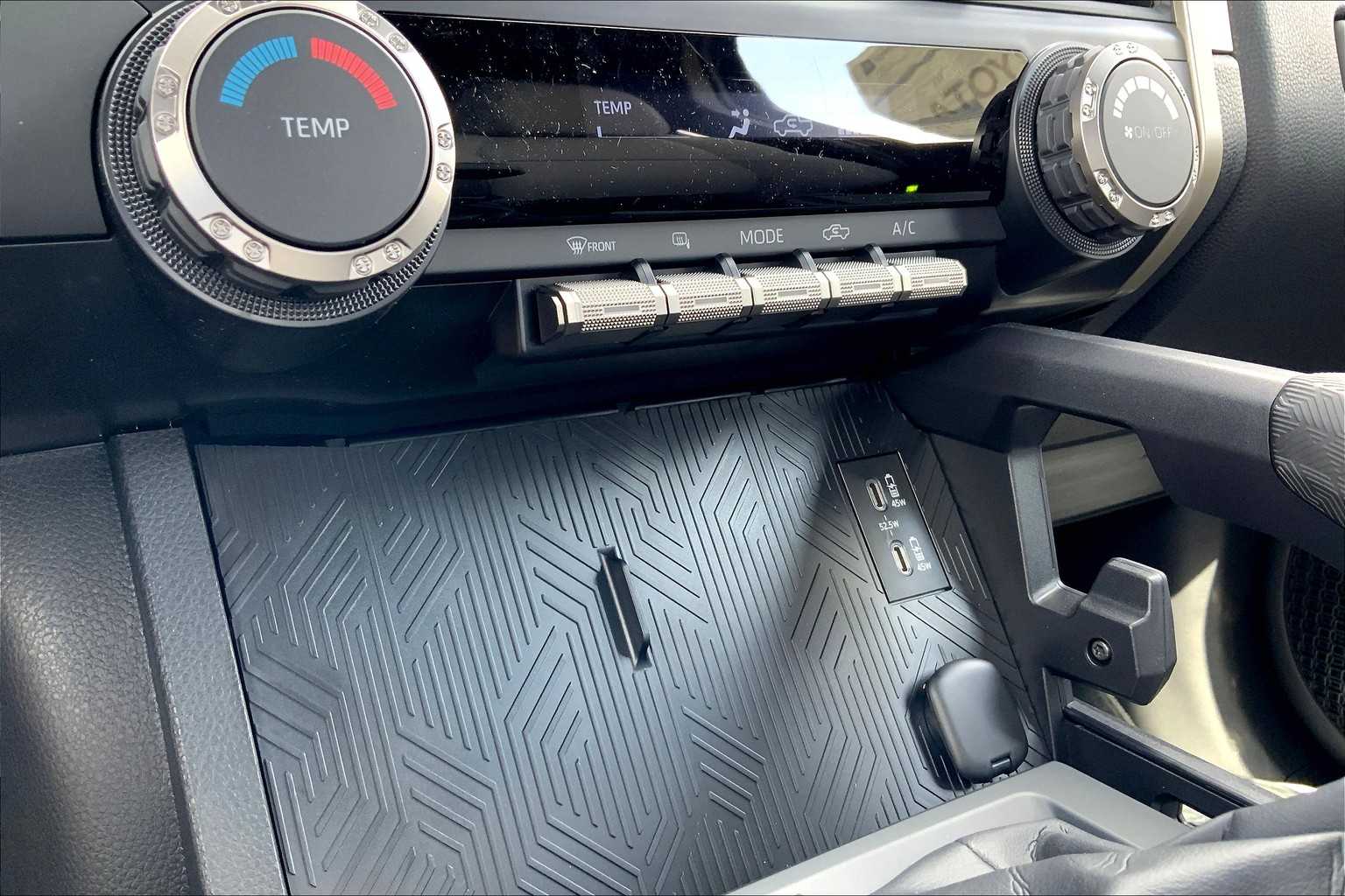 Vehicle image 19 of 22