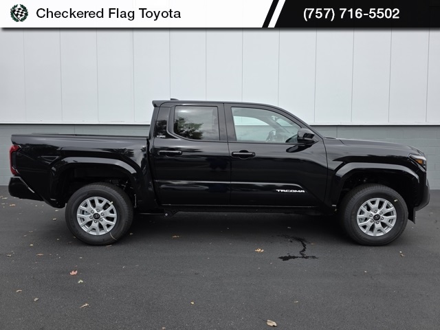 2025 Toyota Tacoma SR5 Image 2 of 6