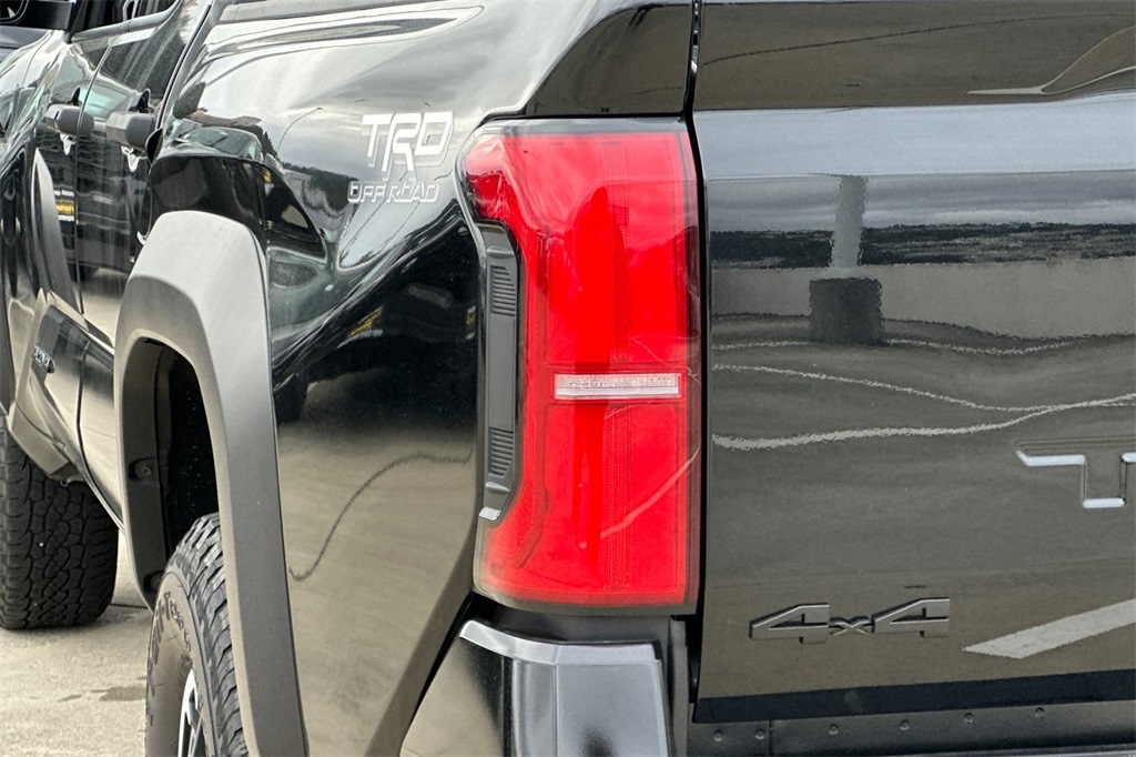 Vehicle image 20 of 22
