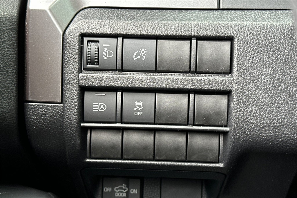 Vehicle image 21 of 22