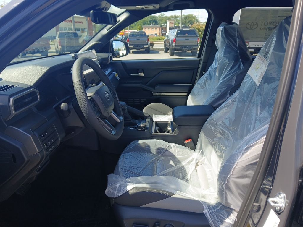 2025 Toyota Tacoma TRD Off Road Image 8 of 14