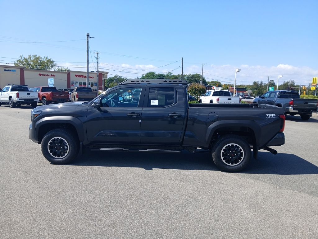 2025 Toyota Tacoma TRD Off Road Image 5 of 14