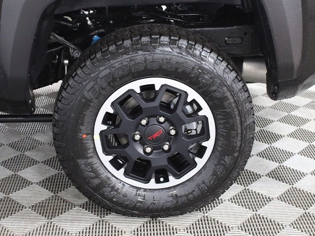 Vehicle image 14 of 15