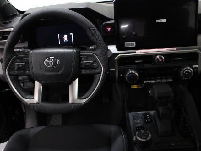 Vehicle image 8 of 15