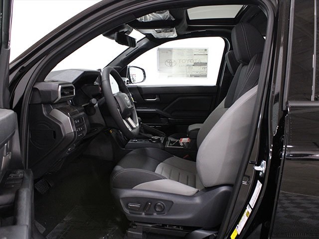 Vehicle image 7 of 15