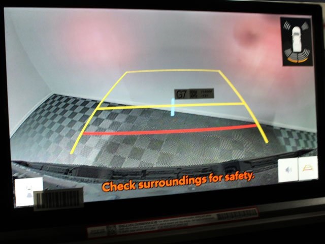 Vehicle image 10 of 15