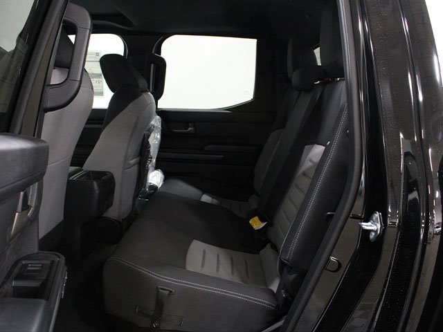 Vehicle image 11 of 15