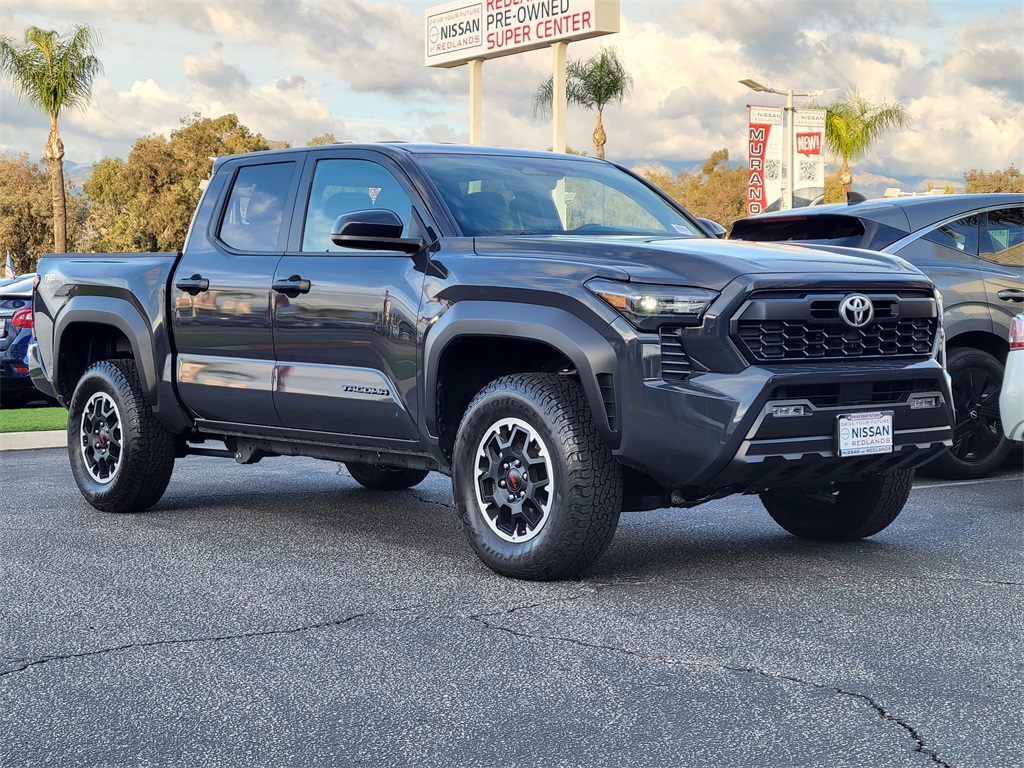2025 Toyota Tacoma 4WD Image 1 of 34