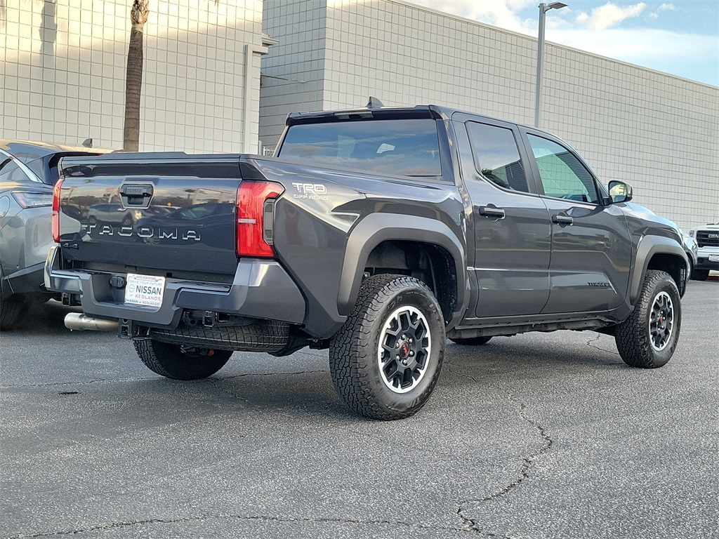 2025 Toyota Tacoma 4WD Image 6 of 34