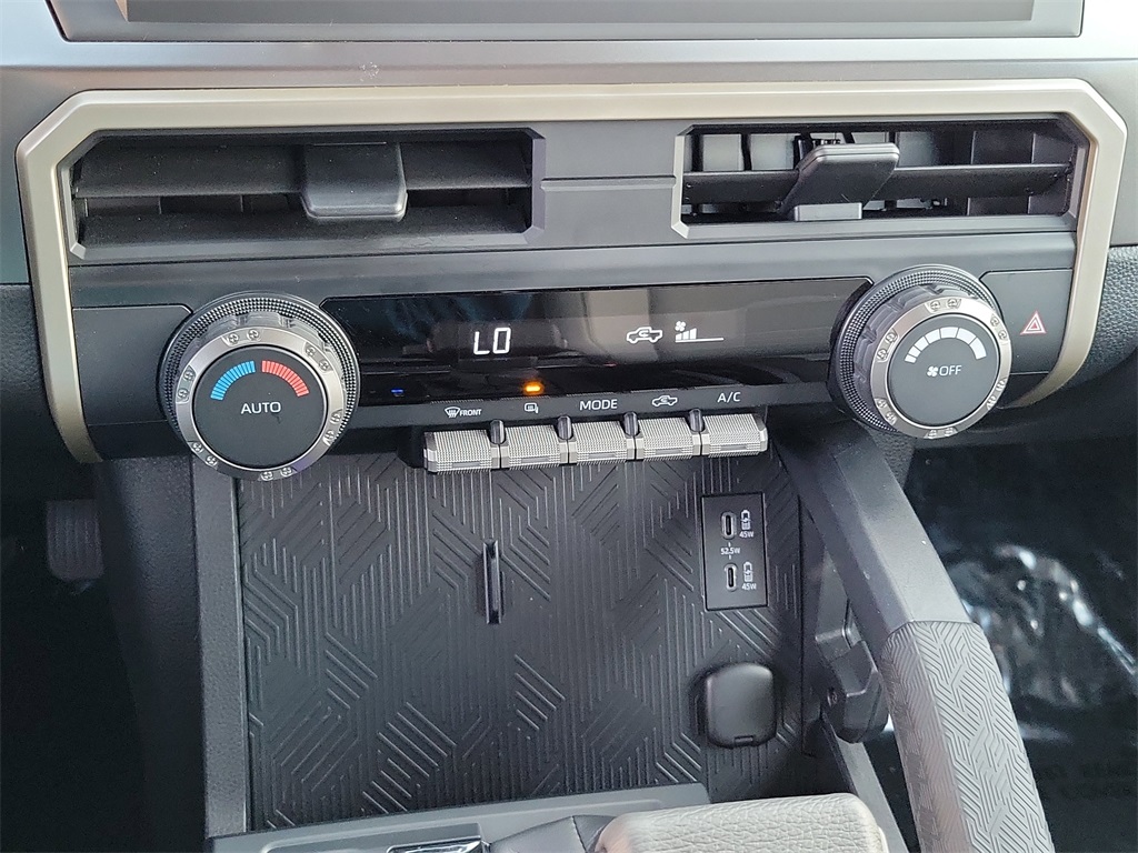 2025 Toyota Tacoma 4WD Image 33 of 34