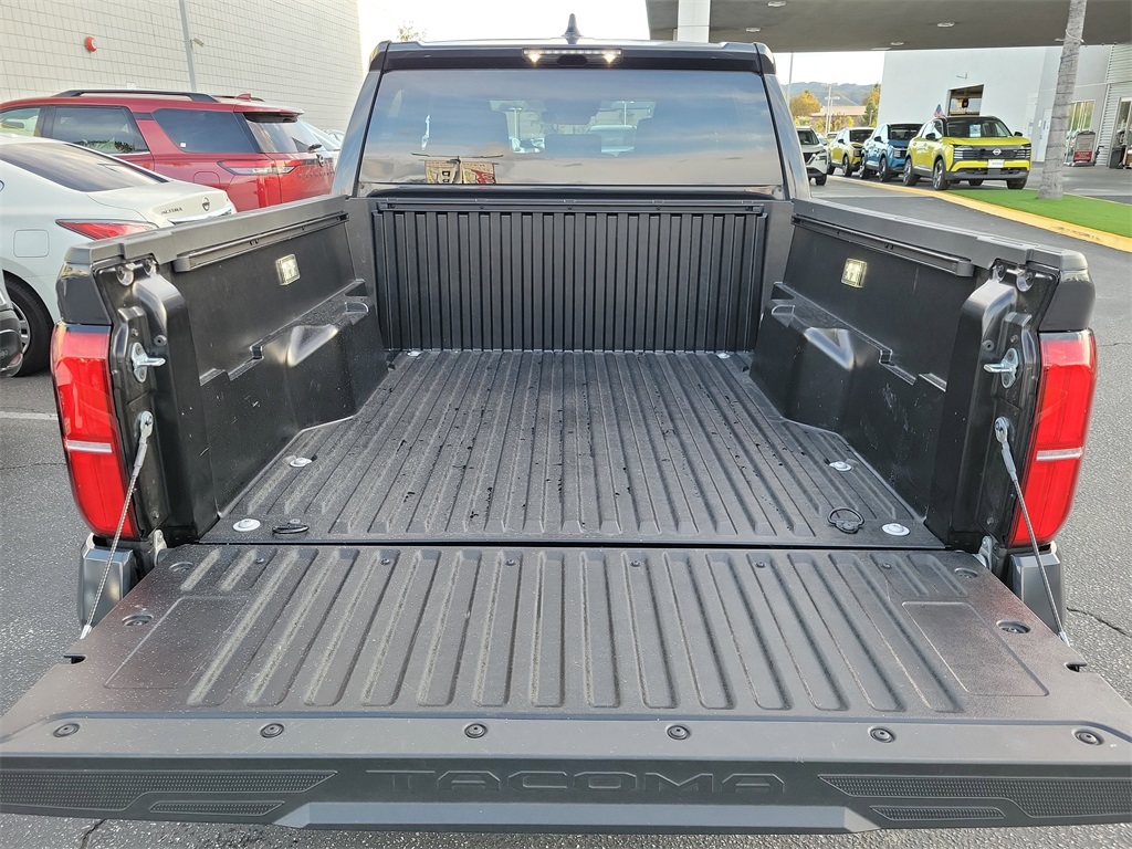 2025 Toyota Tacoma 4WD Image 11 of 34
