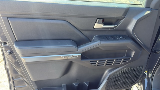 Vehicle image 20 of 29