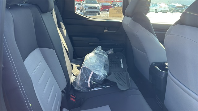 Vehicle image 25 of 29