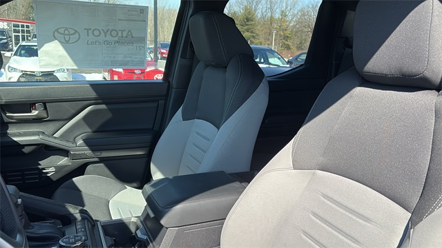 Vehicle image 18 of 29